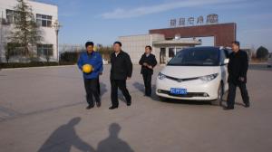 2011年12月8日，时任洛阳市市委书记毛万春到我公司视察指导工作